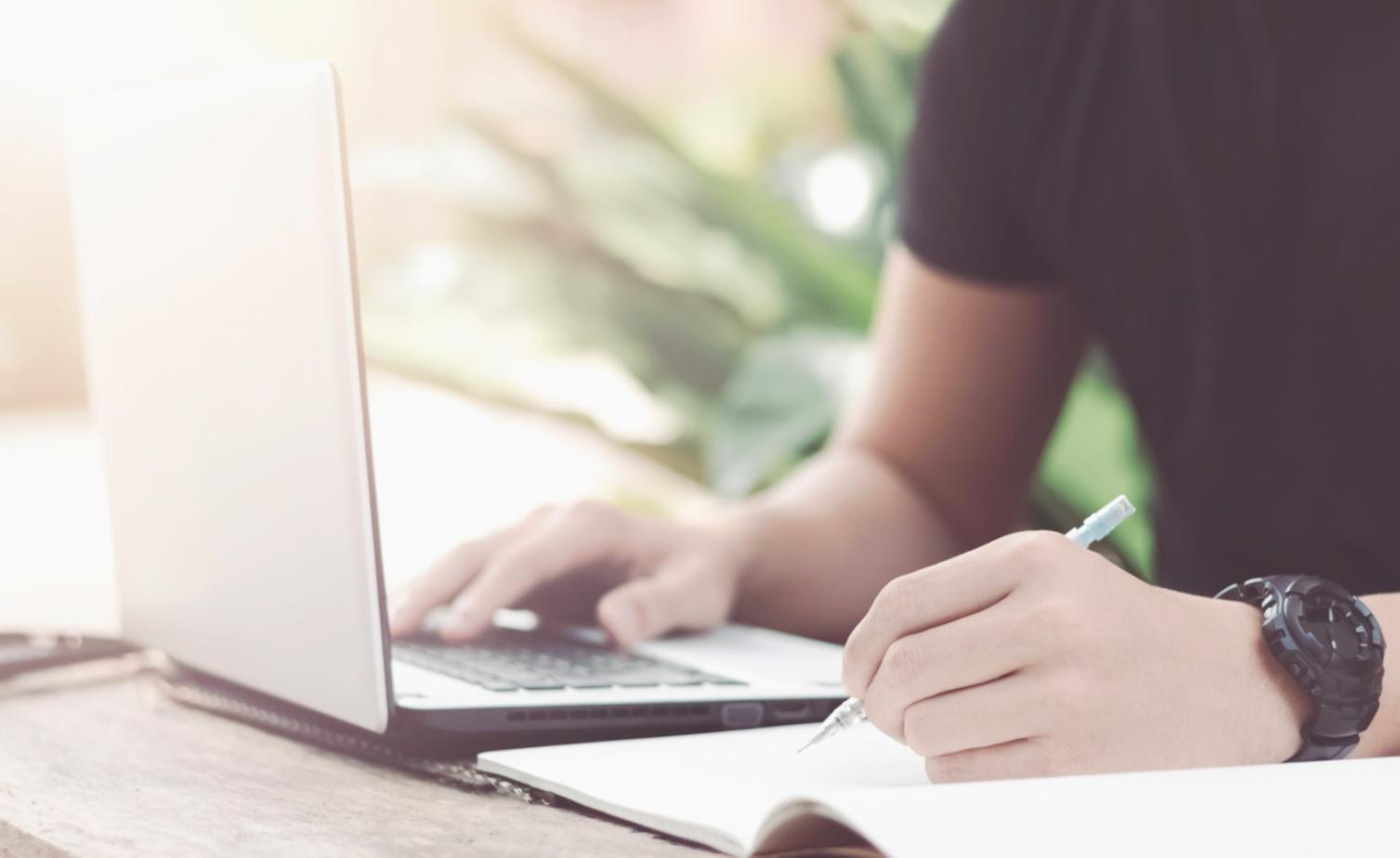 Interactive cloud server configuration and monitoring dashboard